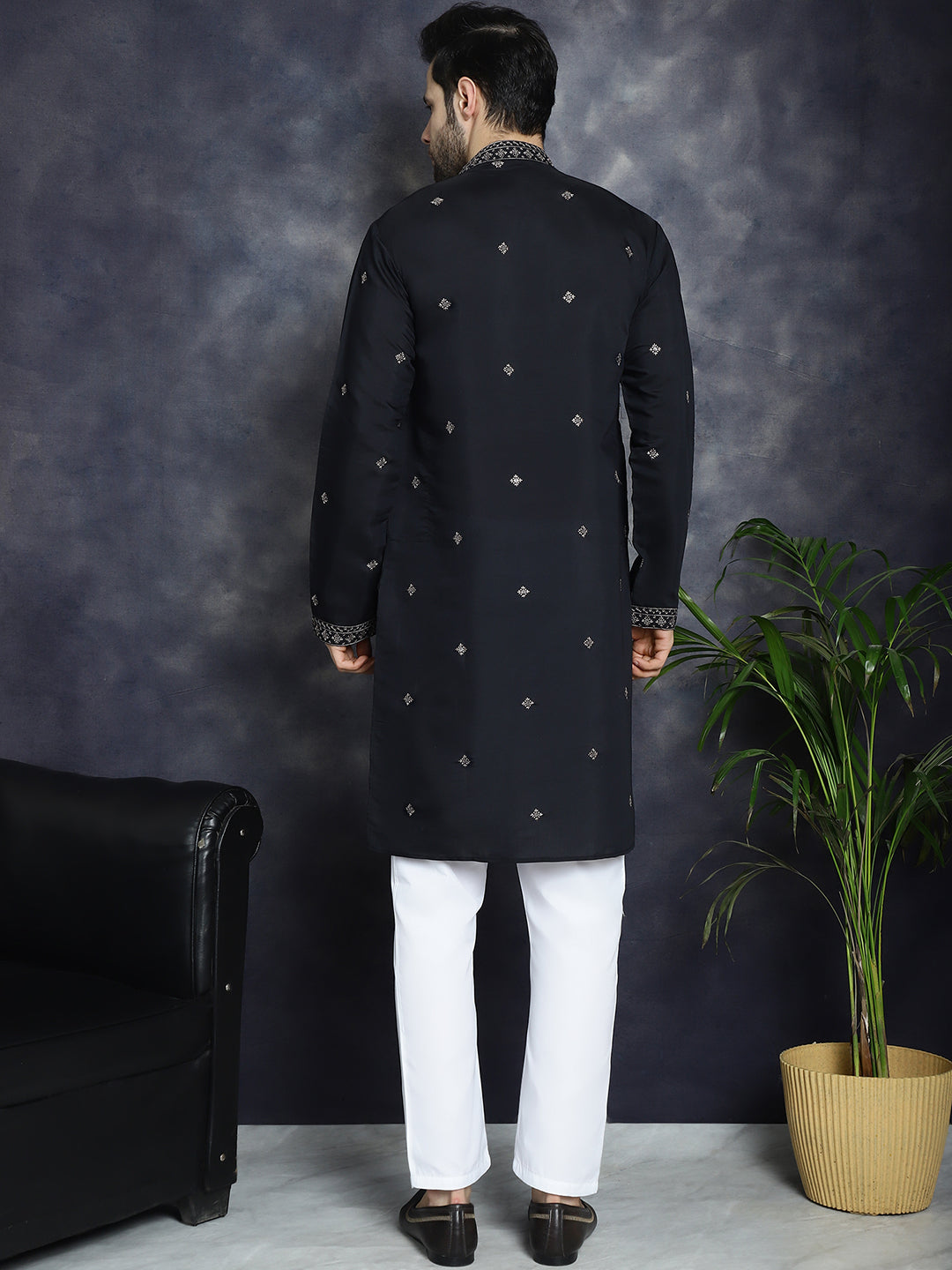 Jompers Men's Sequins Embroidered Kurta With Pyjama - Black