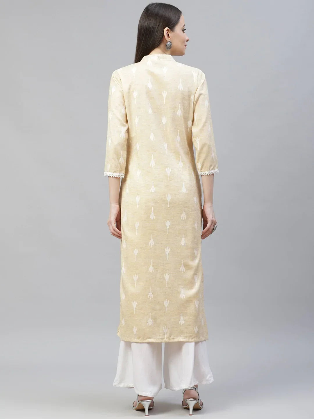 Jompers Women's Yellow Ethnic Motifs Ikat Kurta with lace work
