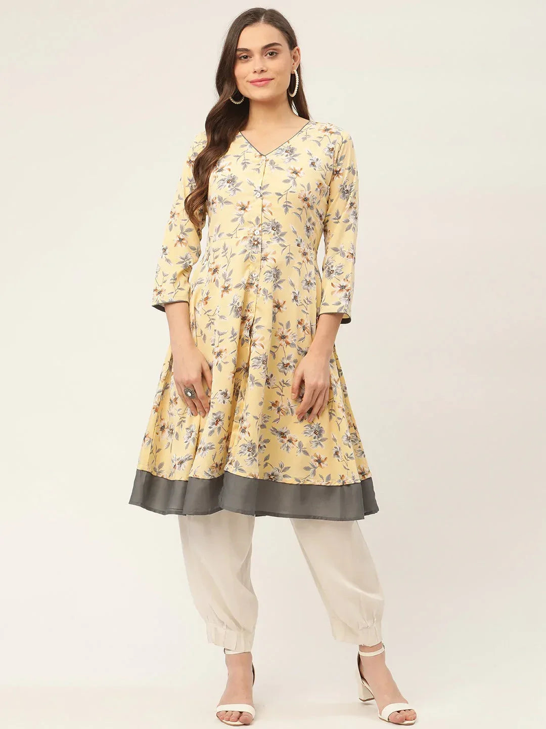 Jompers Women's Yellow and White Flared Printed kurta