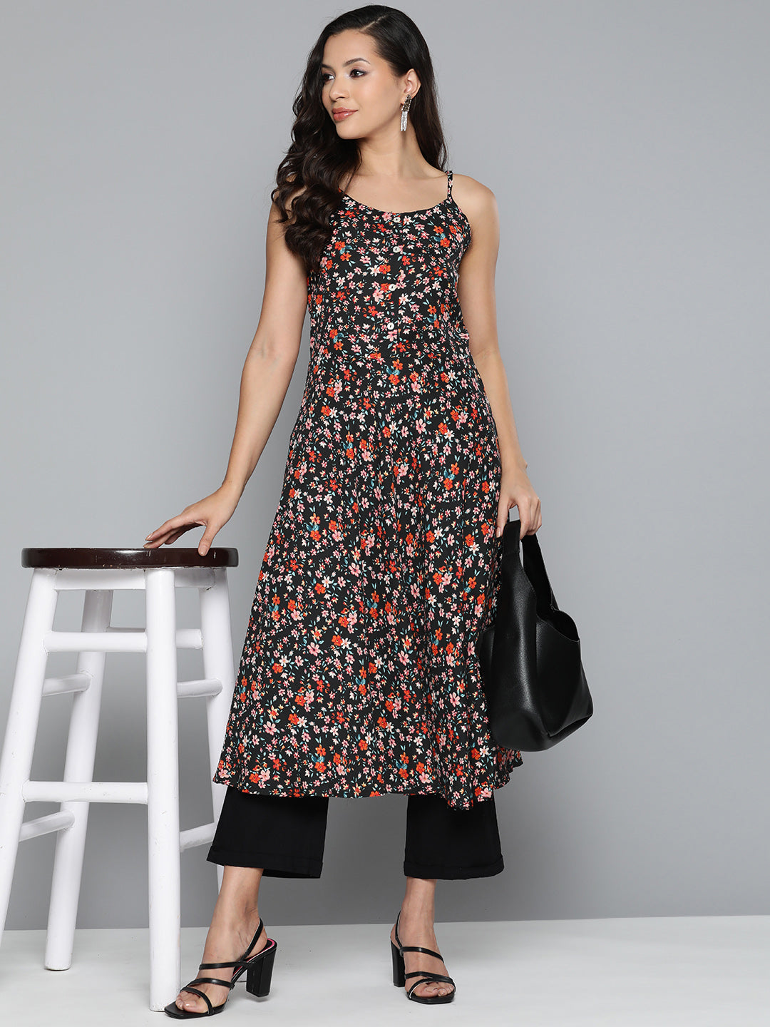 Jompers Women's Floral Printed Floral Georgette Kurta - Black
