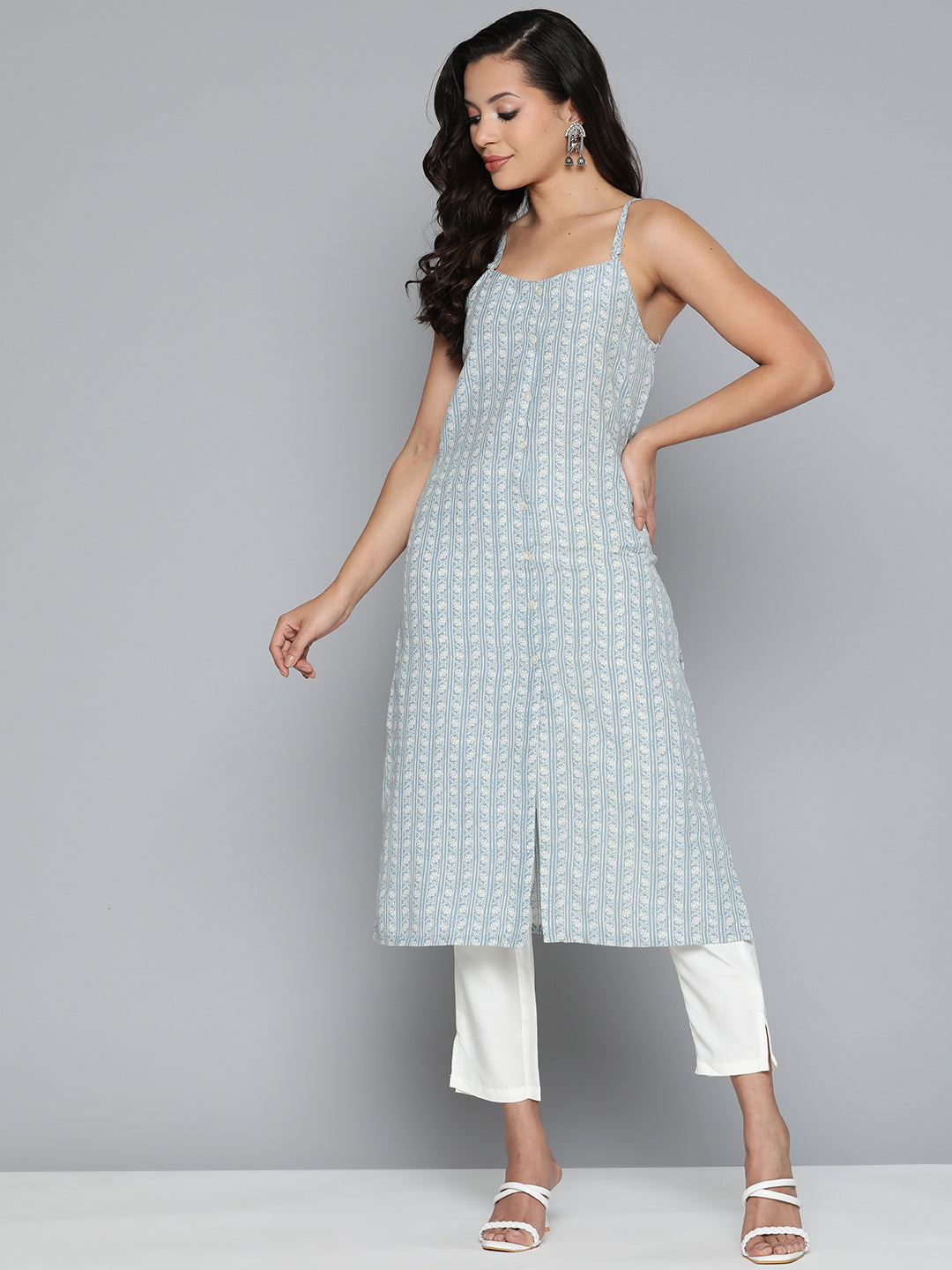 Jompers Women's Floral Printed Blue Kurta - Blue