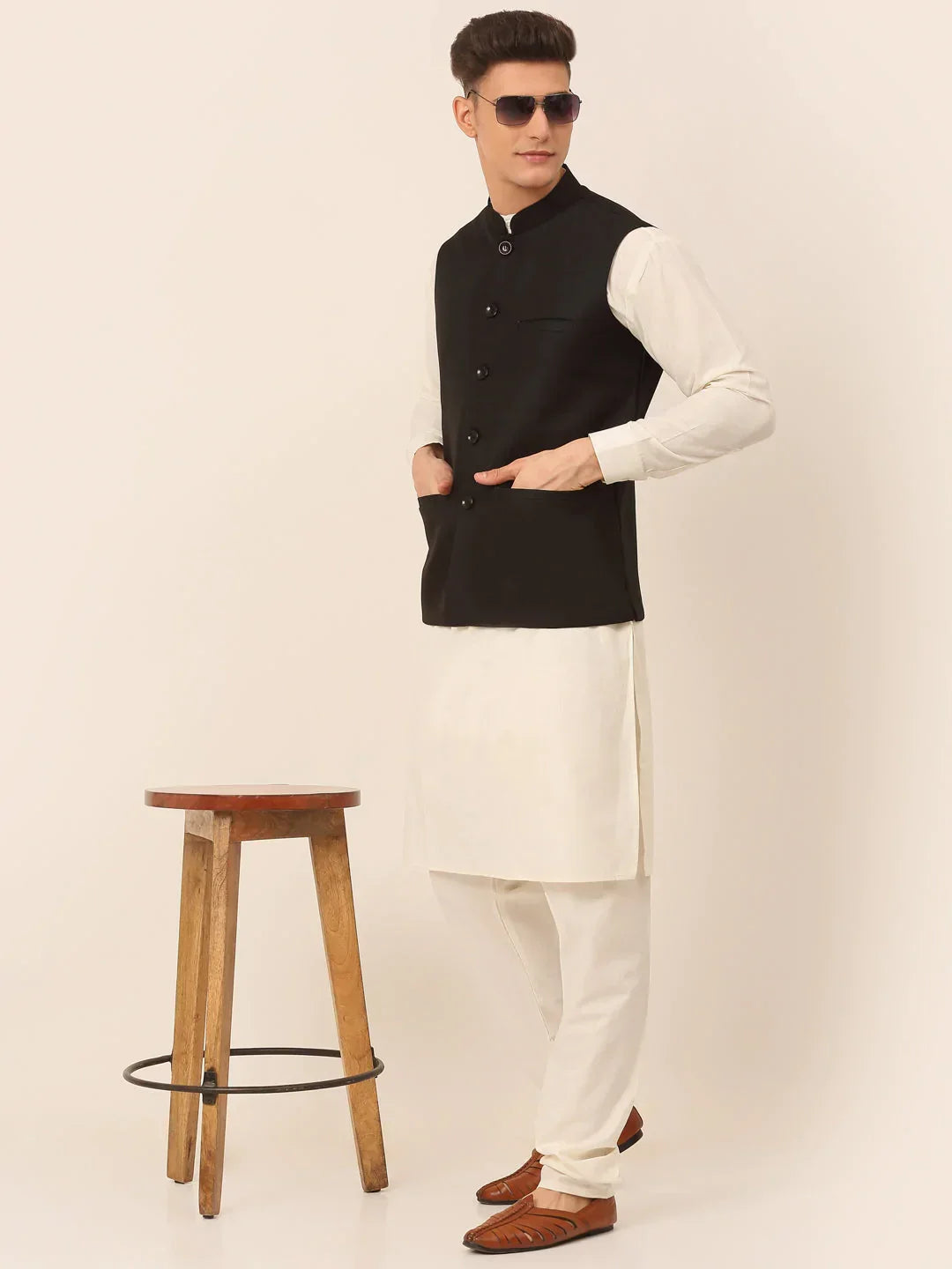 Jompers Men's Black Solid Woven Sleeveless Nehru Jackets