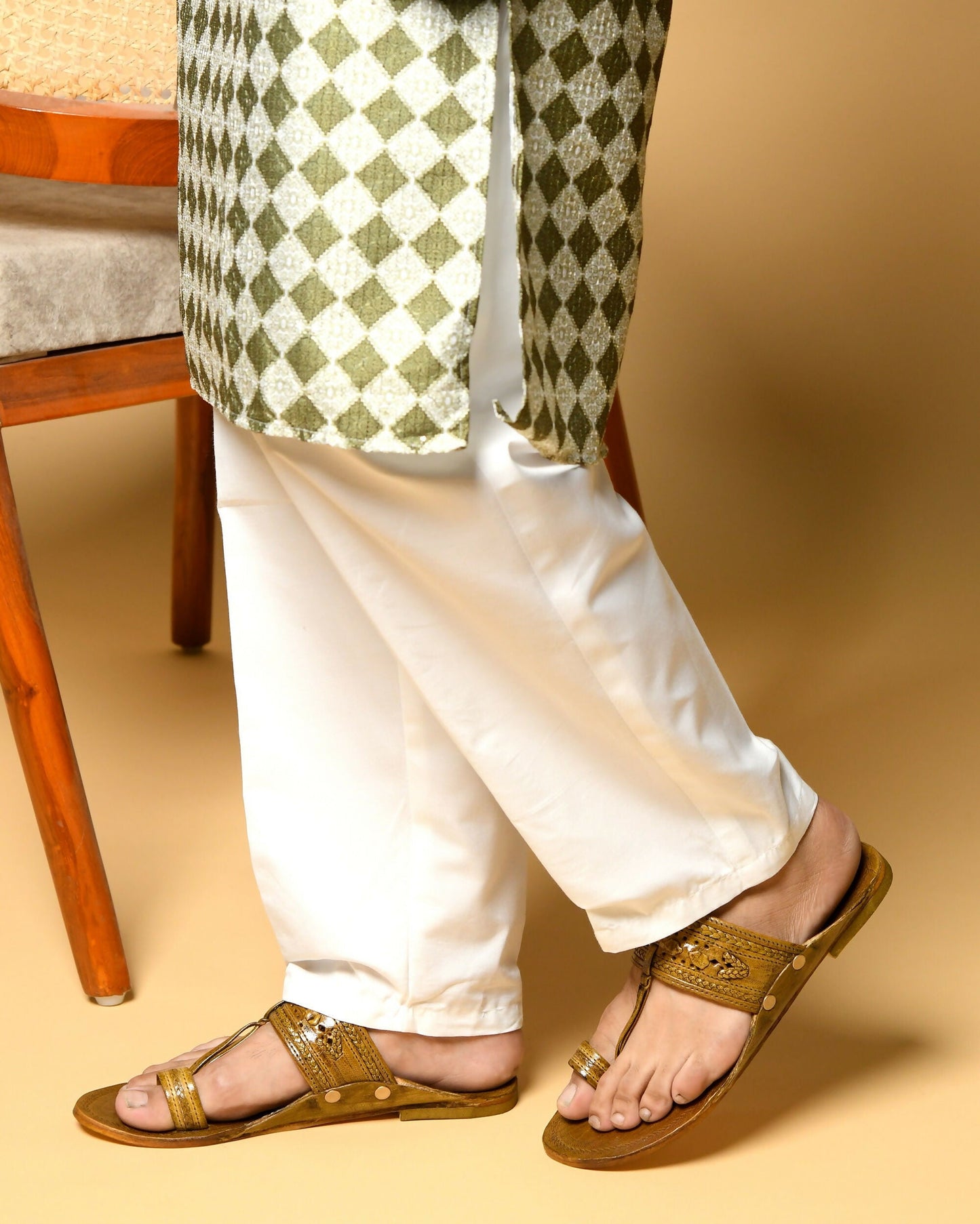 Stepsoft Brown Leather Kolhapuri Chappals For Men – Wedding & Ethnic Wear