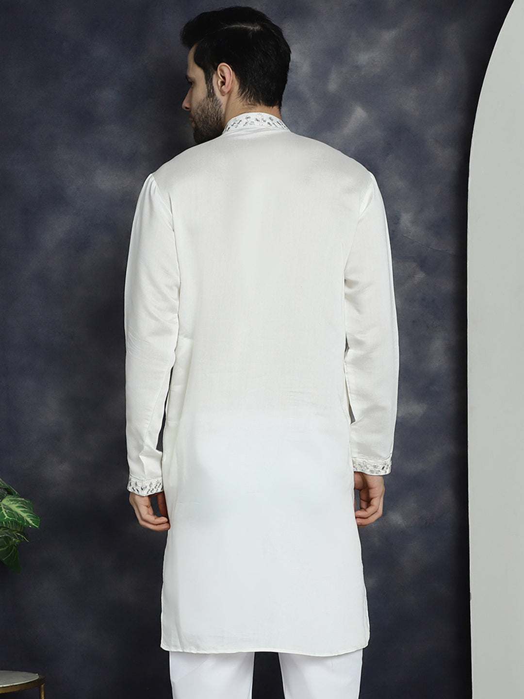 Jompers Men's Embroidered Kurta - White