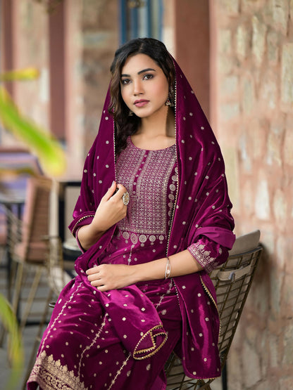Juniper Women's Wine Ethnic Motif Printed Velvet Kurta Set With Lace