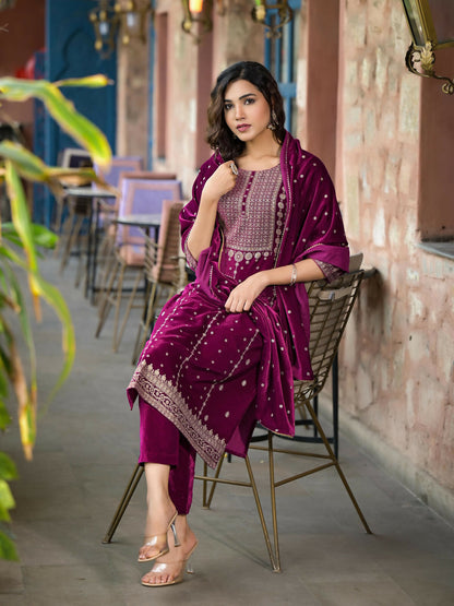 Juniper Women's Wine Ethnic Motif Printed Velvet Kurta Set With Lace
