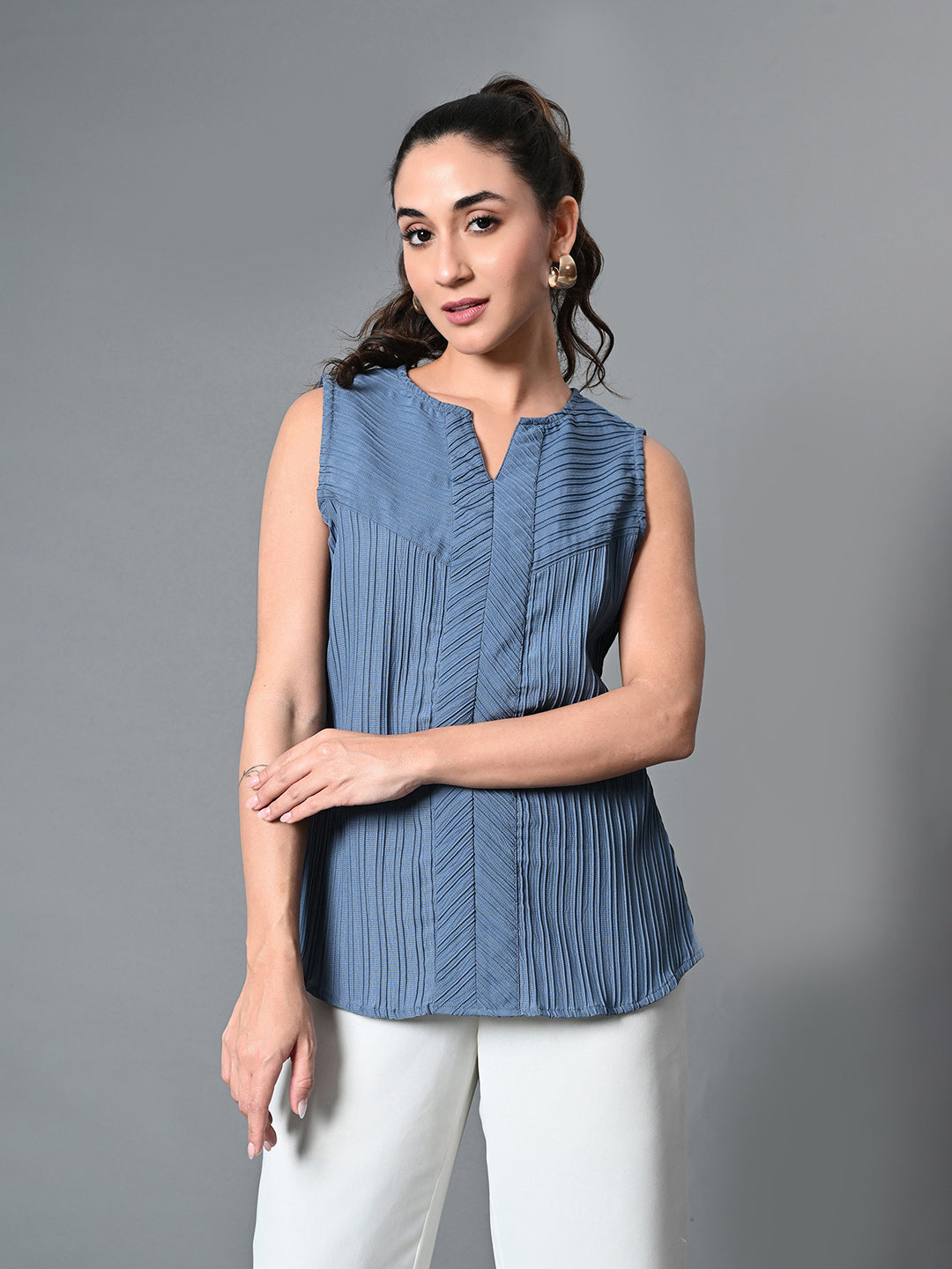 Myshka Women's Keyhole Neck Sleeveless Top in Grey Color