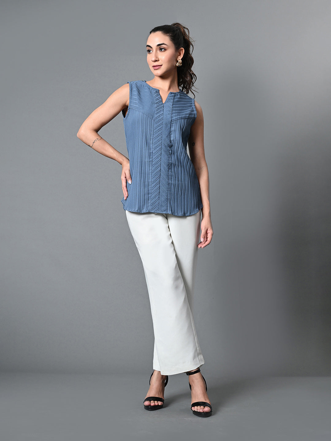 Myshka Women's Keyhole Neck Sleeveless Top in Grey Color