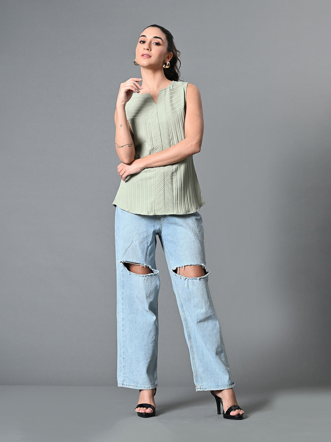 Myshka Women's Keyhole Neck Sleeveless Top in Olive Color