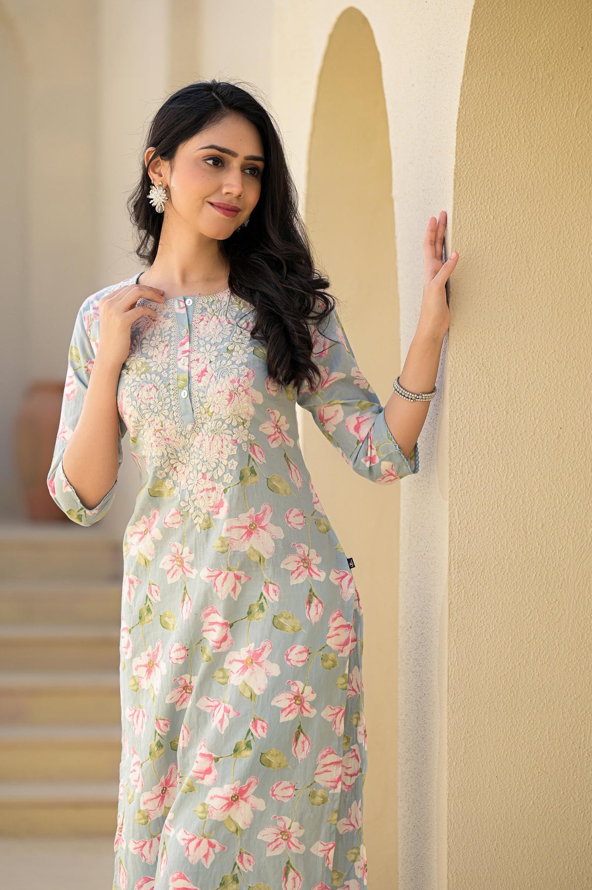 Juniper Women's Green Floral Printed Cotton Kurta With Thread Work & Buttons