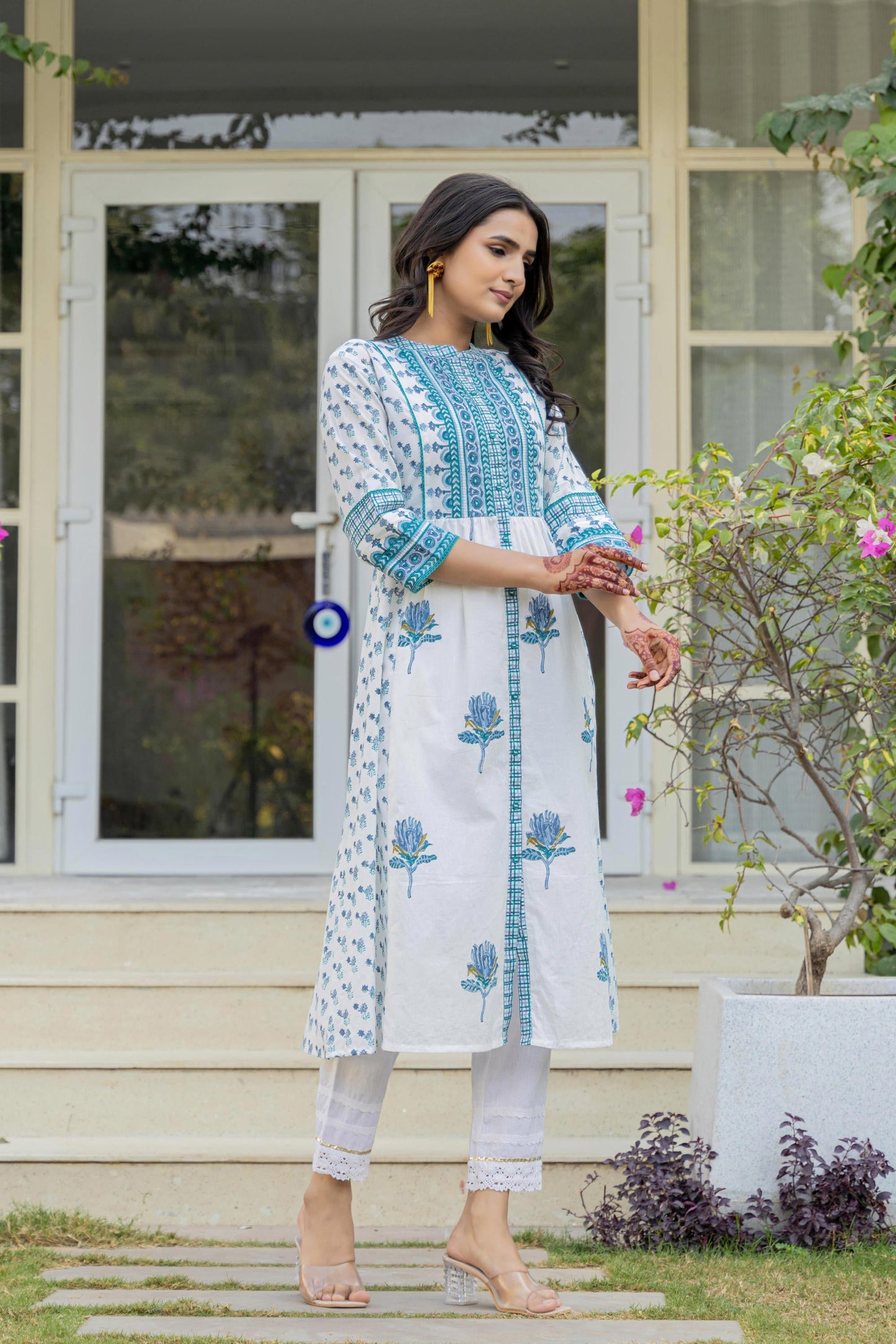 Juniper Women's White Floral Printed Cotton Kurta With Buttons