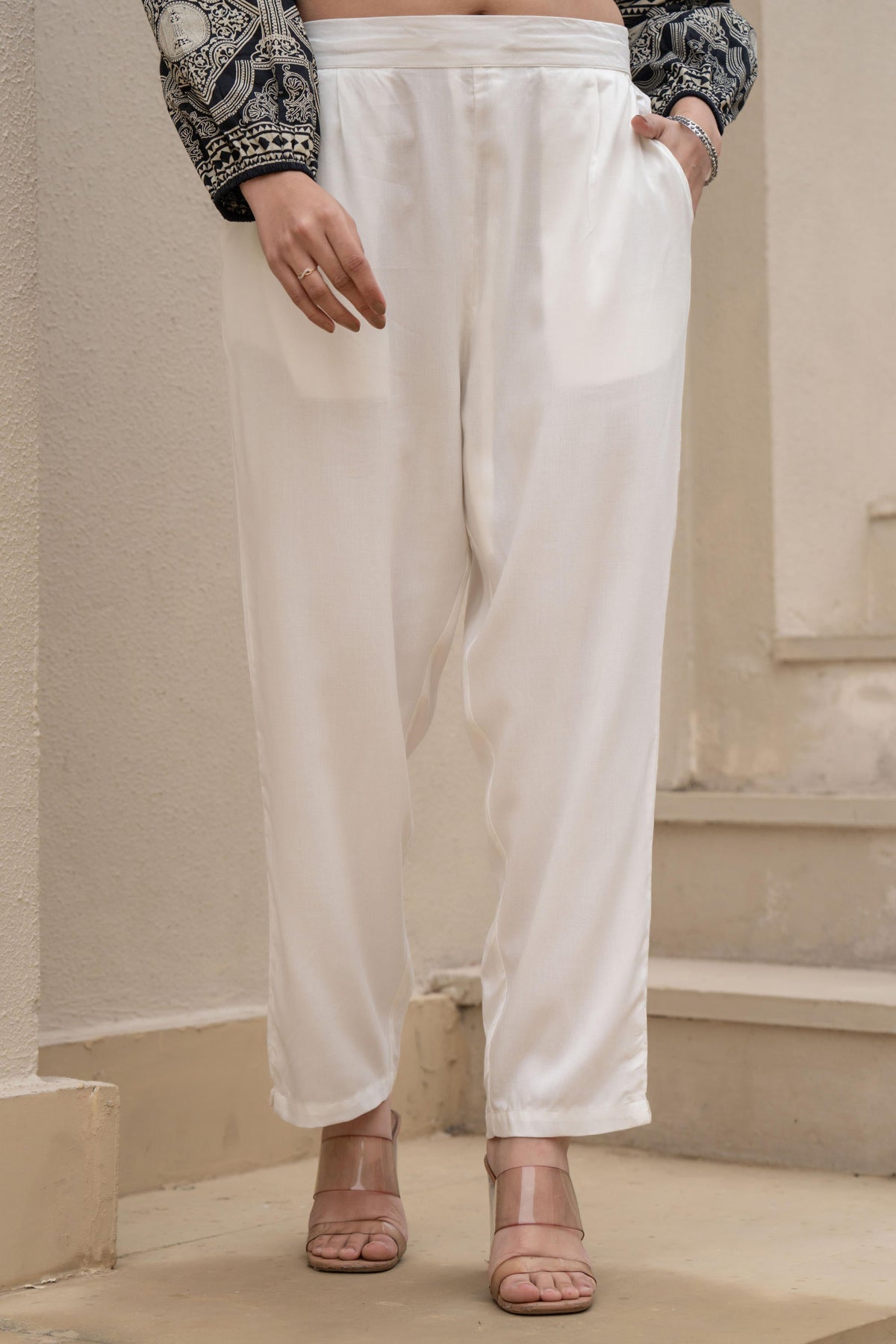 Juniper White Solid Viscose Pants