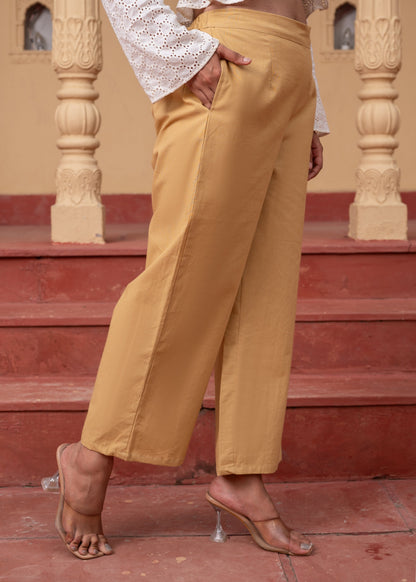 Juniper Women'S Beige Solid Straight Cotton Pant With Pocket