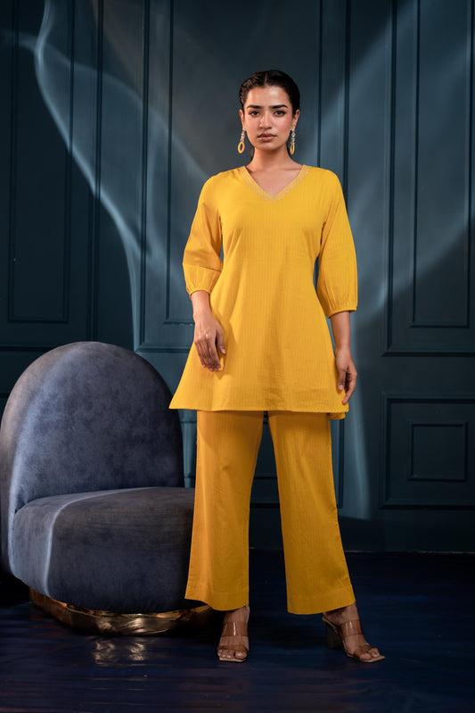 Juniper Women'S Mustard Striped Cotton Kurta & Pants Co-Ord Set With Zari Work