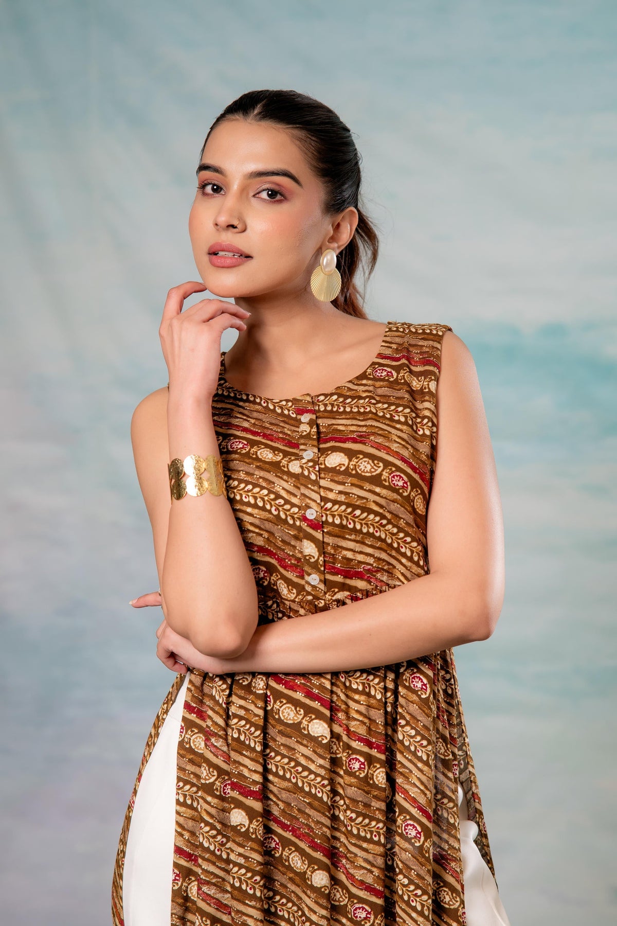 Juniper Women'S Brown Ethnic Motif Printed Sleeveless Kurta