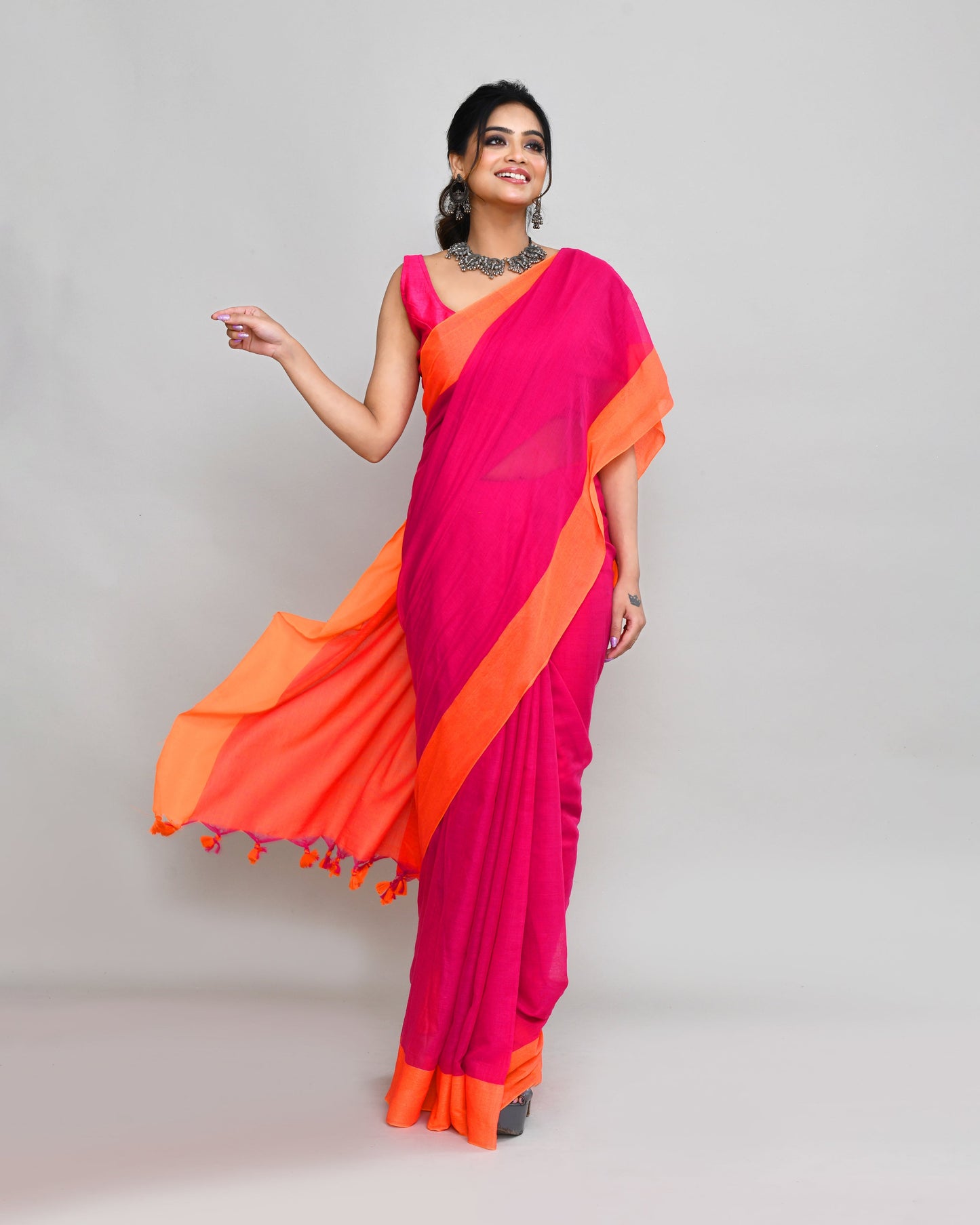 Piyari Fashion Orange Border Rani Pink Cotton Saree With Tassels