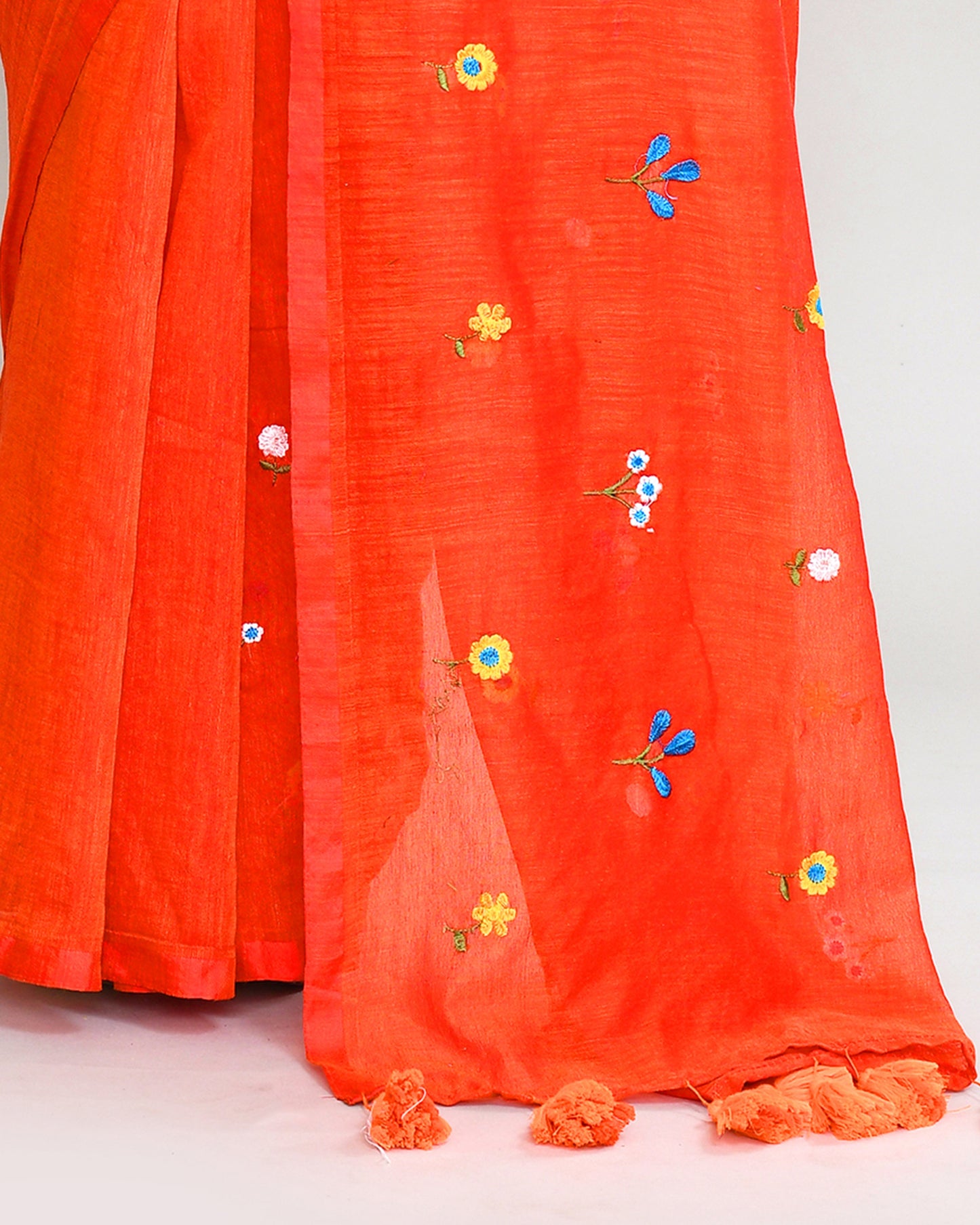 Piyari Fashion Women's Orange Red Dual Tone Exclusive Embroidery Saree With Tassels