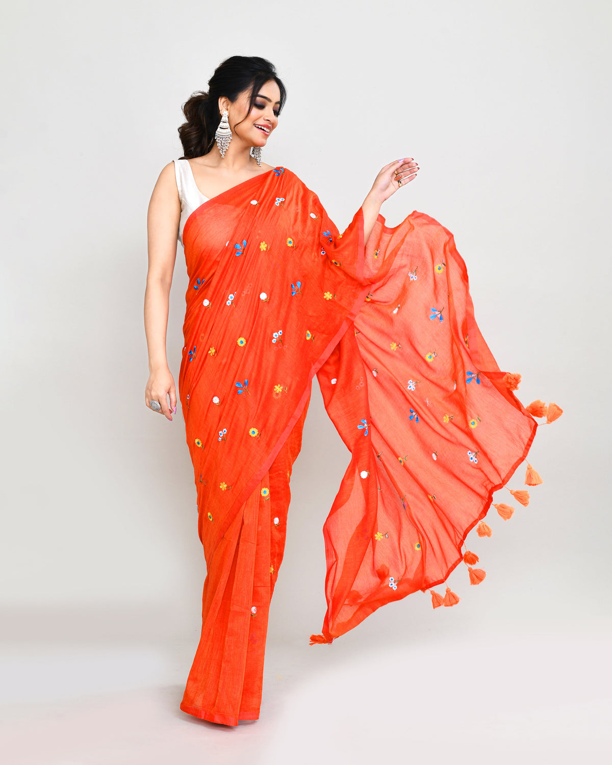 Piyari Fashion Women's Orange Red Dual Tone Exclusive Embroidery Saree With Tassels