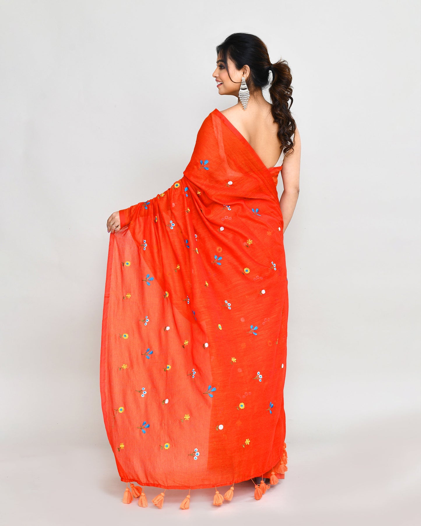 Piyari Fashion Women's Orange Red Dual Tone Exclusive Embroidery Saree With Tassels
