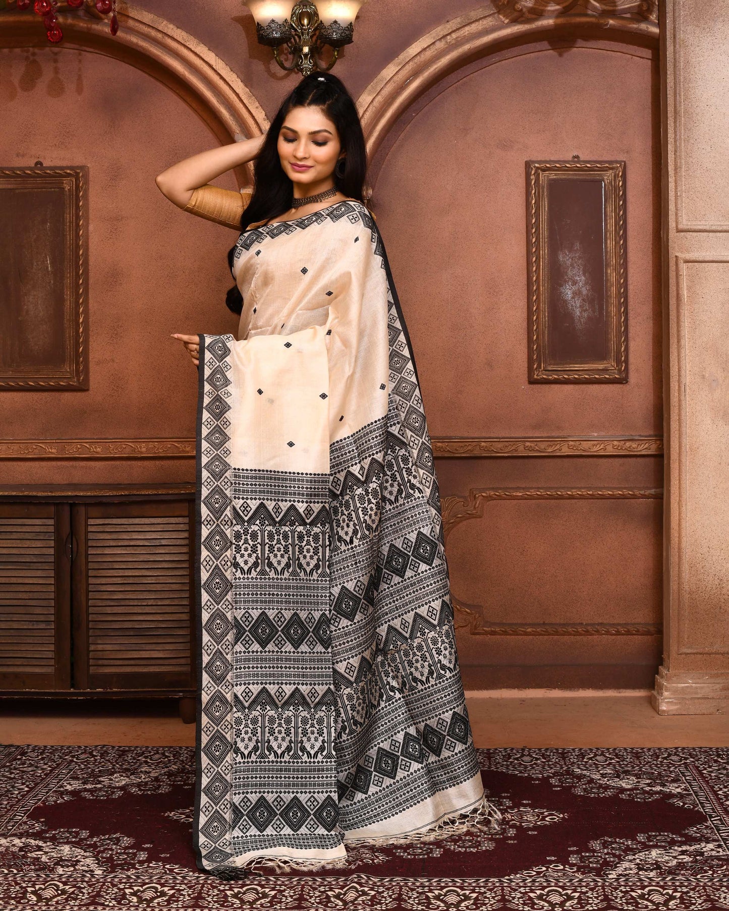 Piyari Fashion Off White Tussar Silk Jamdani Saree With Blouse Piece