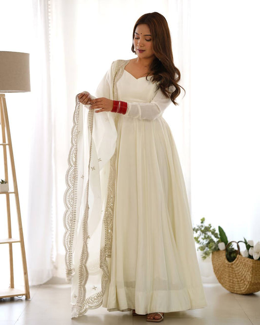Lehenga Mart Wedding Wear Anarkali Suit With Dupatta - Off White