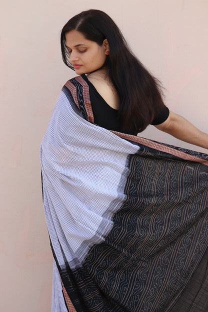 Earthyweaves White small Checked Sambalpuri Saree