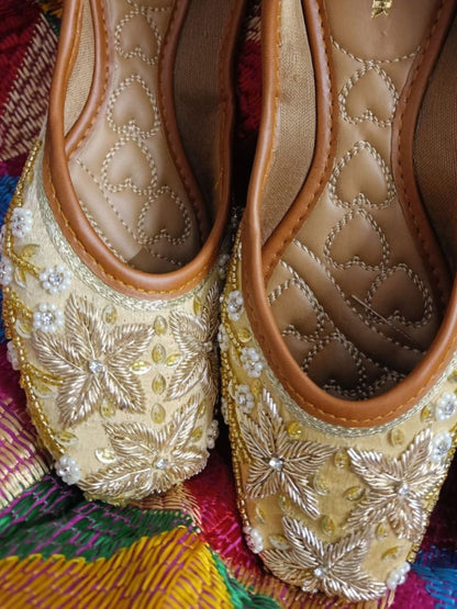 Desi Colour Women Indian Ethnic Footwear-Gold Dabka Flower
