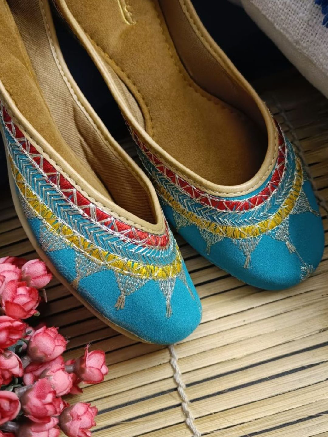 Desi Colour Women Indian Ethnic Footwear-Embroidered Sea Green Zari