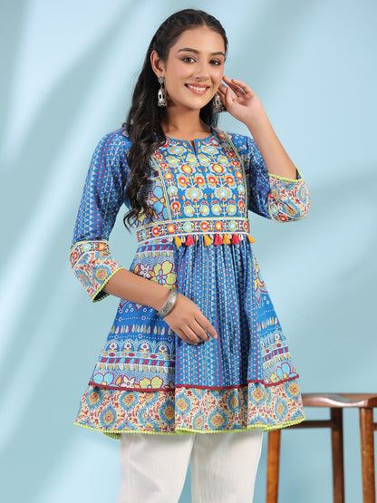 Juniper The Sujani Blue Floral Printed Pure Cotton Tunic With Thread Work