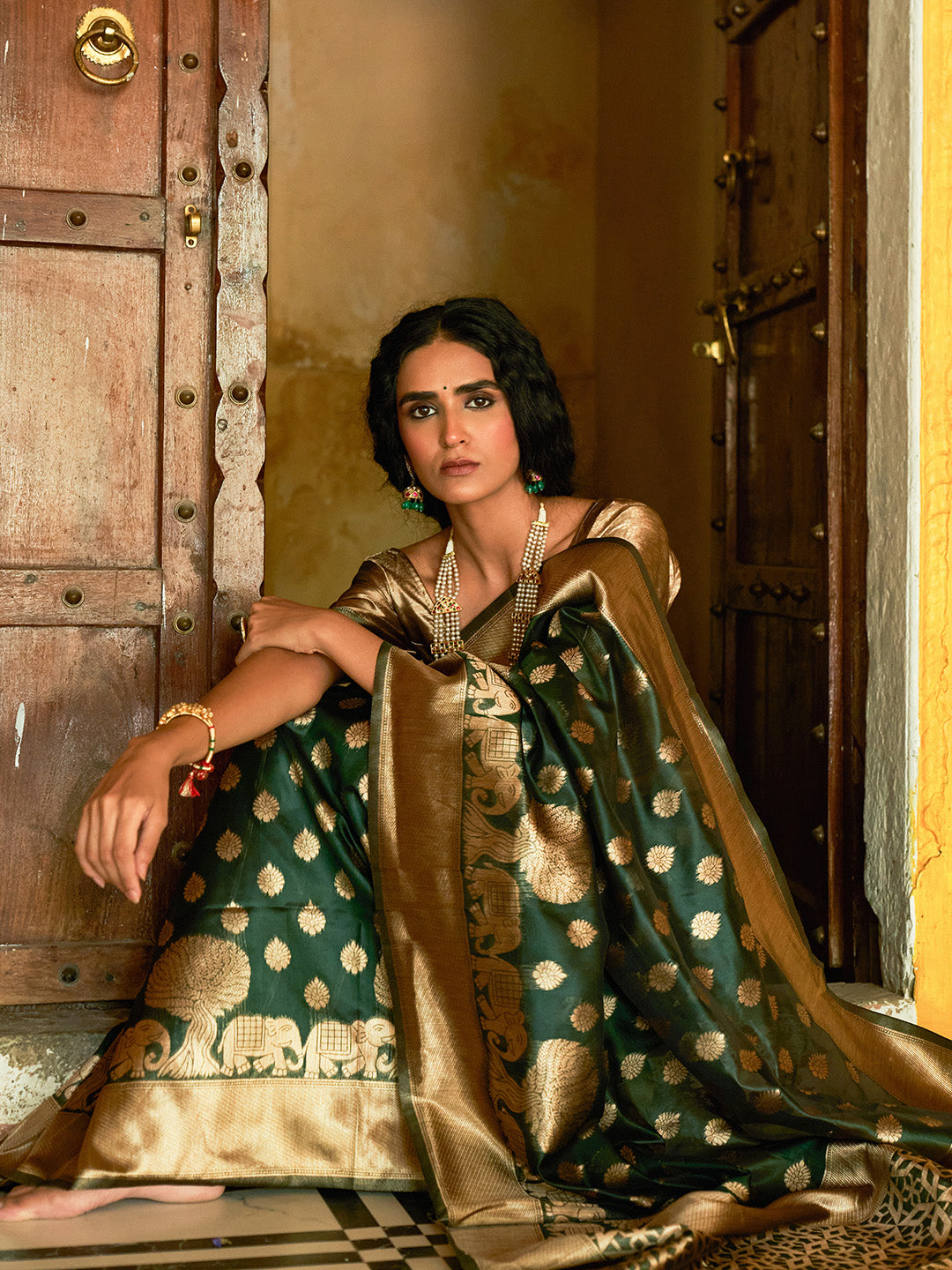 Janasya Dark Green Organza Woven Ethnic Motifs Kanjeevaram Saree