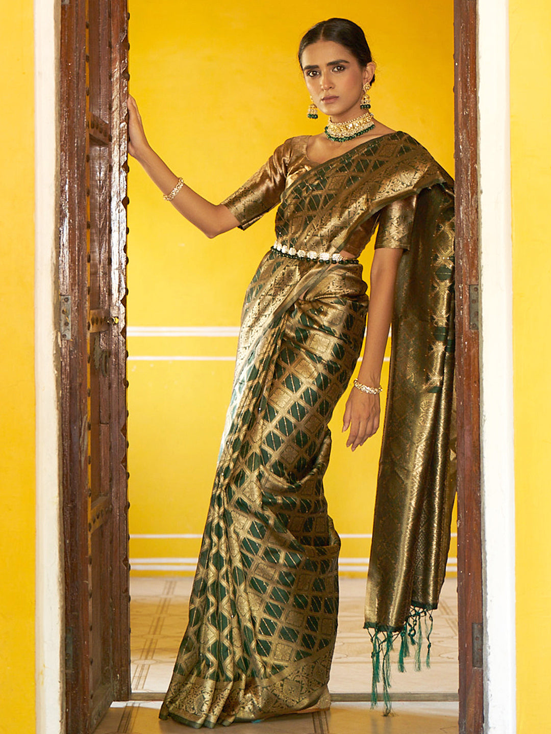 Janasya Dark Green Organza Woven Ethnic Motifs Kanjeevaram Saree