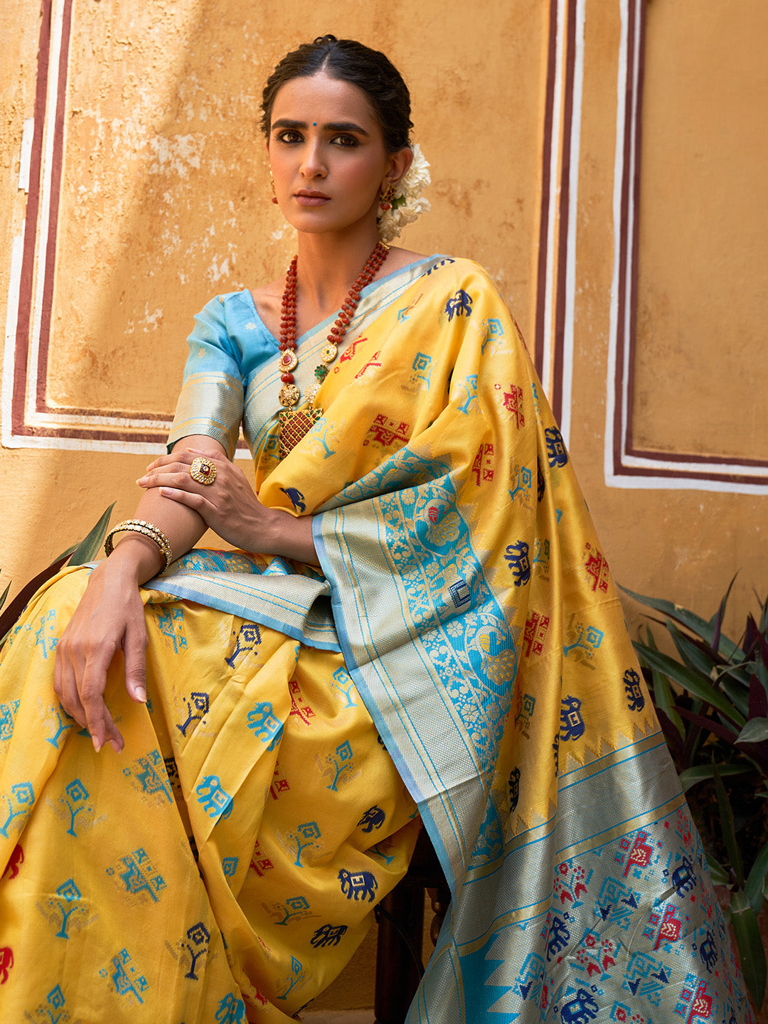 Janasya Yellow Cotton Silk Woven Ethnic Motifs Patola Saree