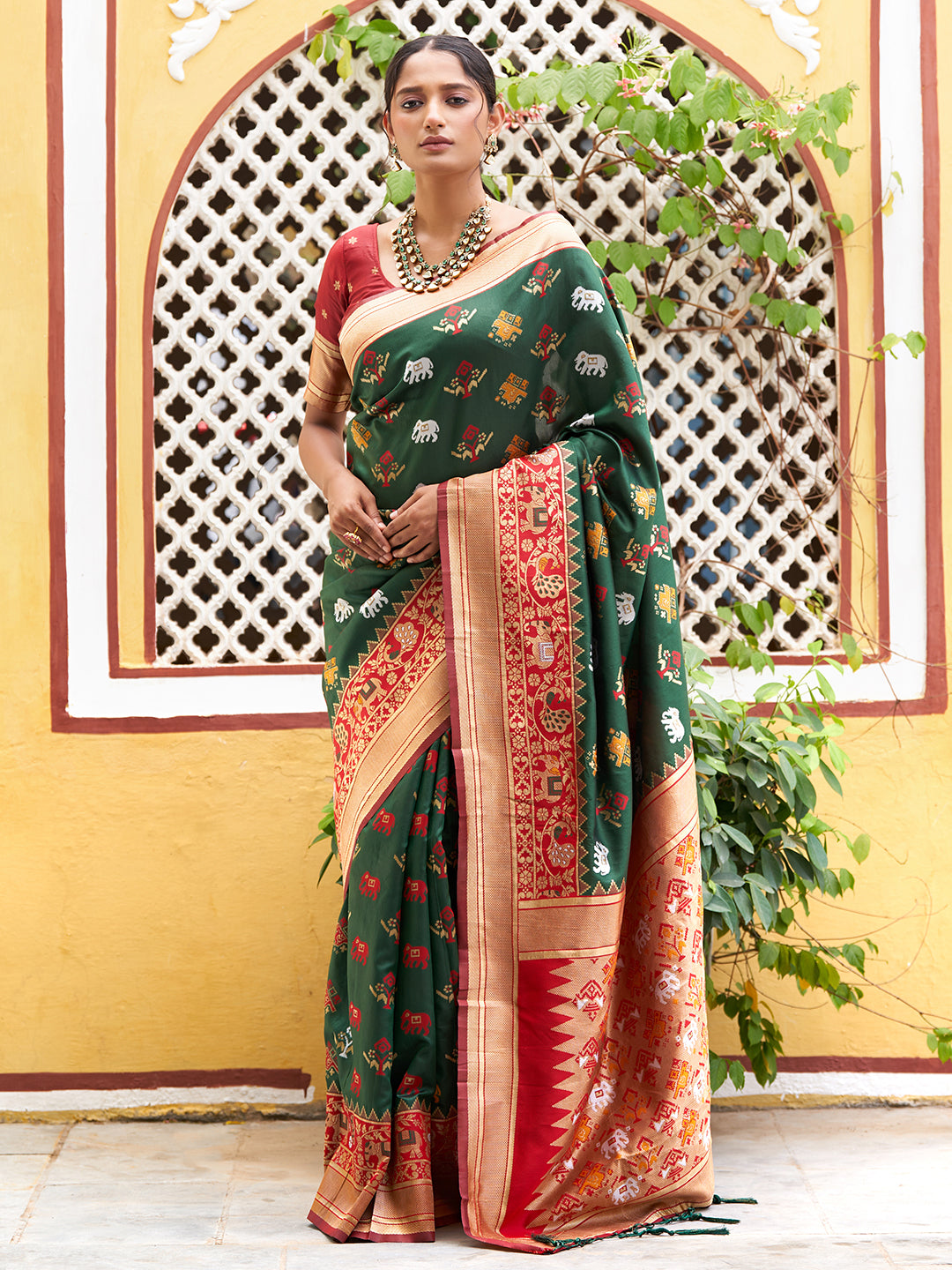 Janasya Green Cotton Silk Woven Ethnic Motifs Patola Saree
