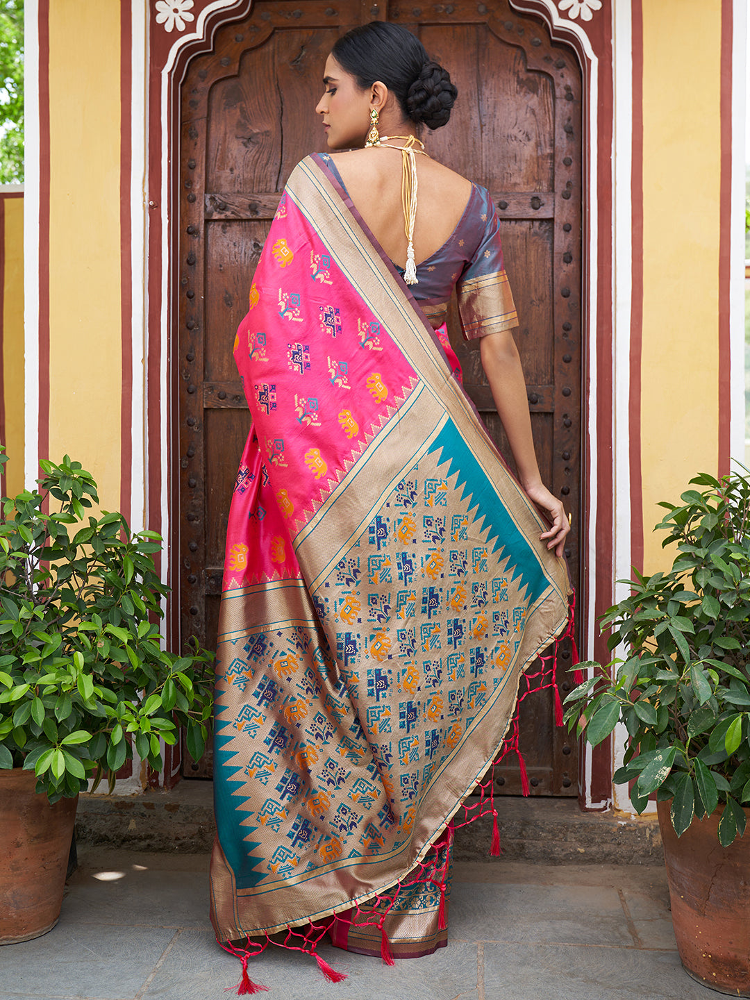 Janasya Pink Cotton Silk Woven Ethnic Motifs Patola Saree