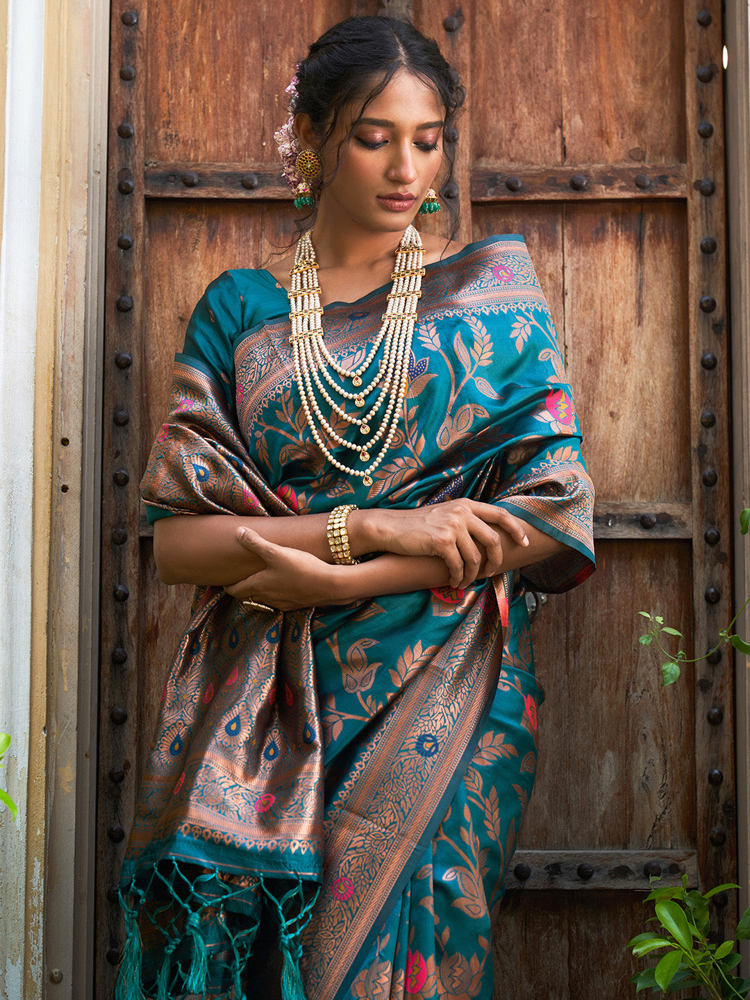 Janasya Teal Green Banarasi Silk Woven Dual Tone Floral Design Banarasi Silk Saree