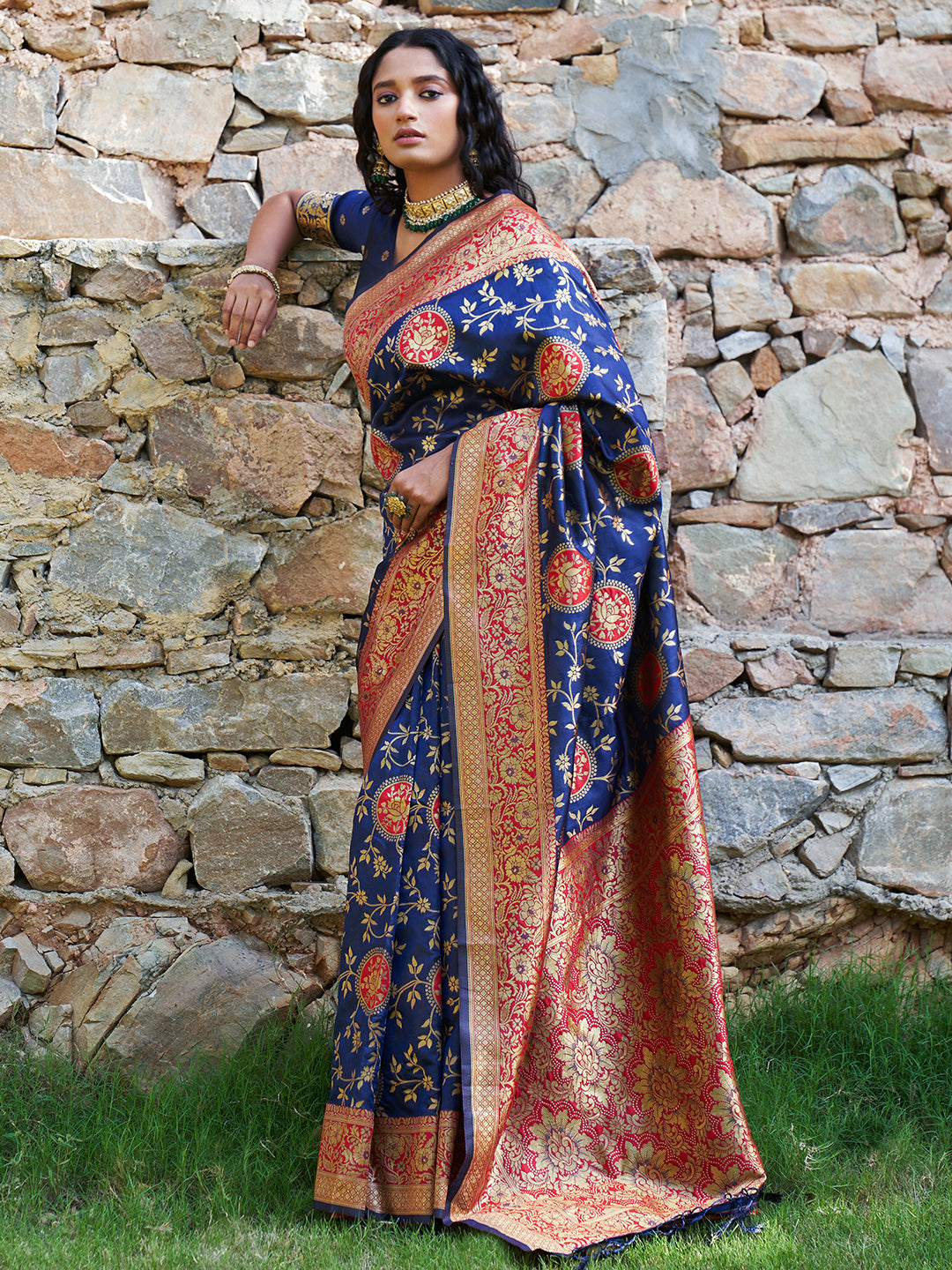 Janasya Navy Blue Silk Blend Woven Jaal Motif Woven Design Saree