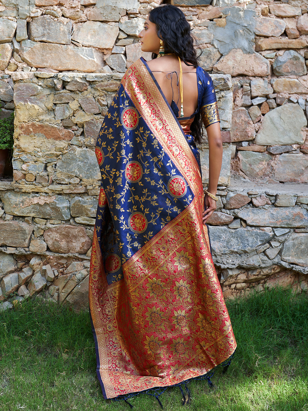 Janasya Navy Blue Silk Blend Woven Jaal Motif Woven Design Saree
