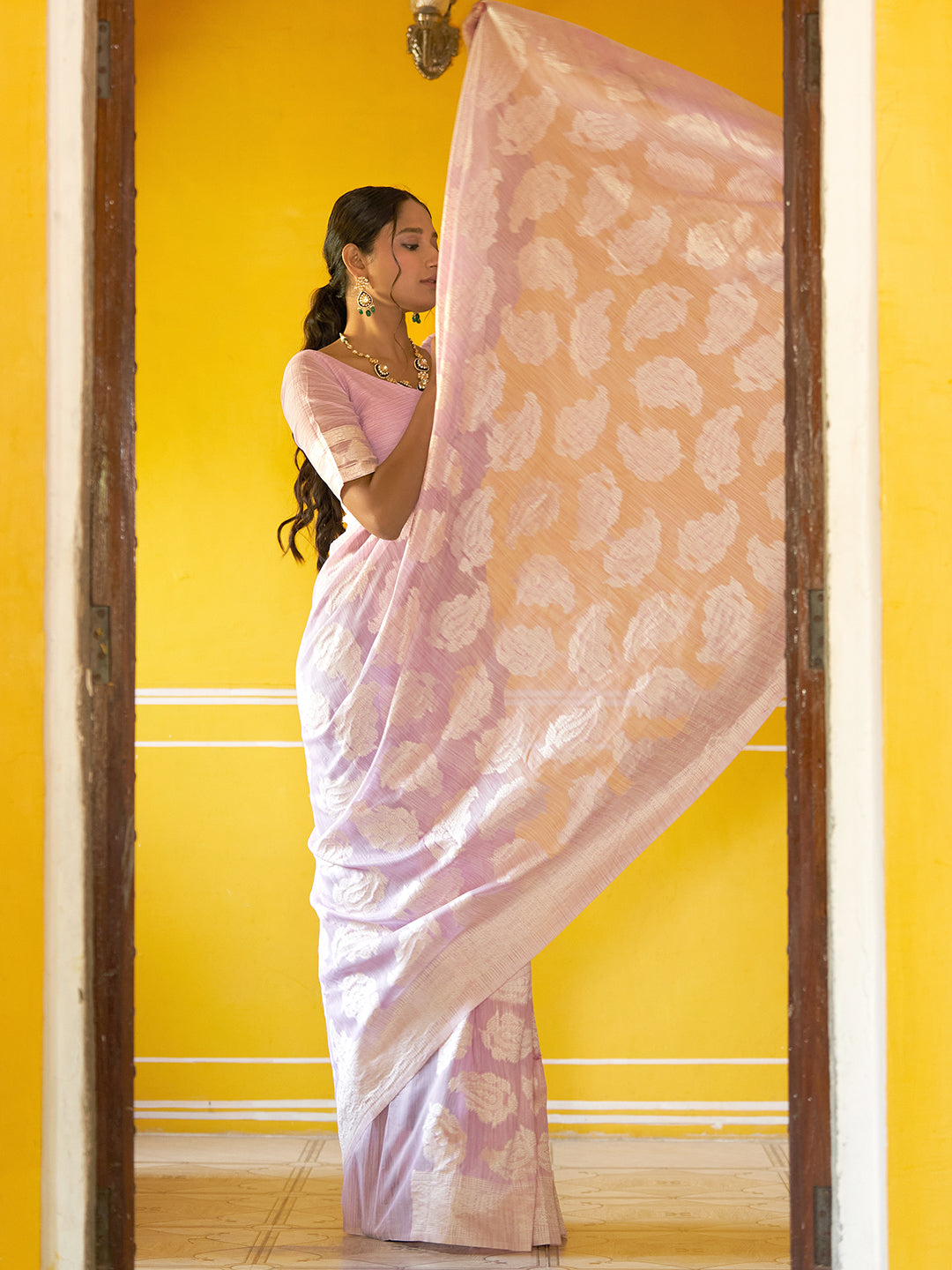 Janasya Lavender Linen Cotton Woven Paisley Woven Design Saree