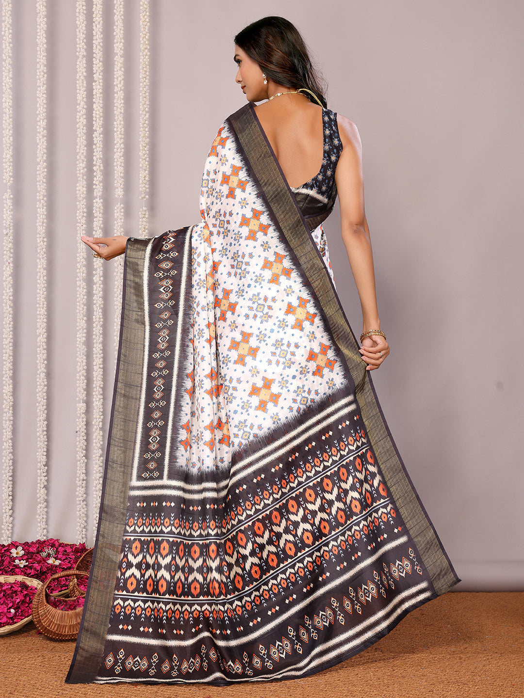 Janasya White & Black Chanderi Silk Ikkat Printed Saree