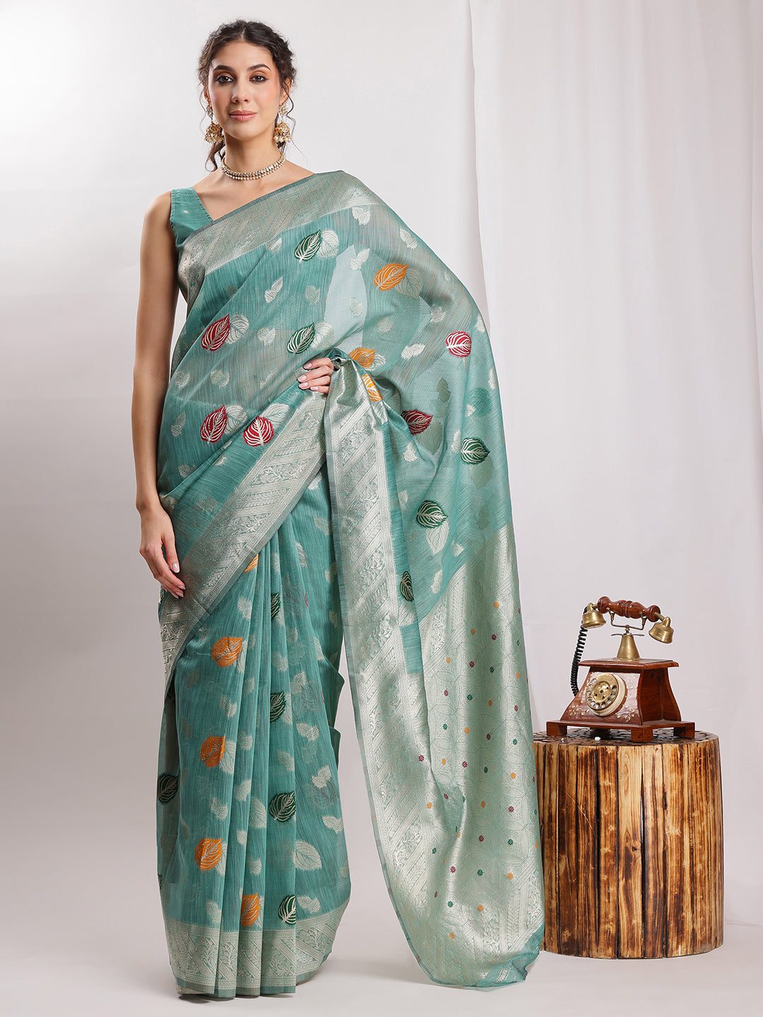 Janasya Sea Green Linen Blend Floral Jacquard Saree