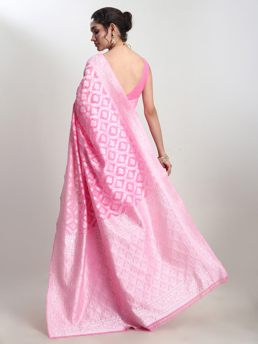 Janasya Pink Silk Blend Floral Jacquard Saree