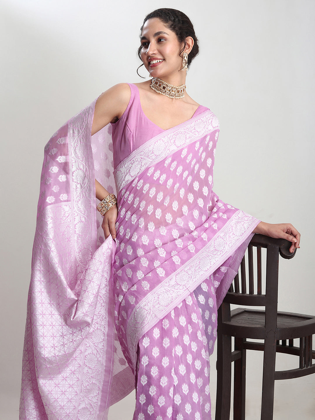 Janasya Lavender Silk Blend Floral Jacquard Saree