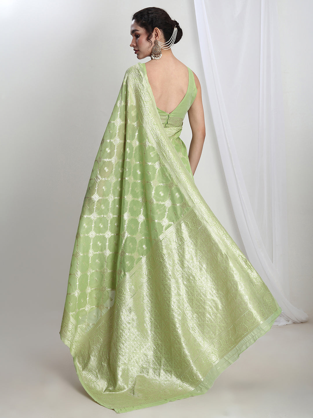 Janasya Light Green Silk Blend Geometric Jacquard Saree
