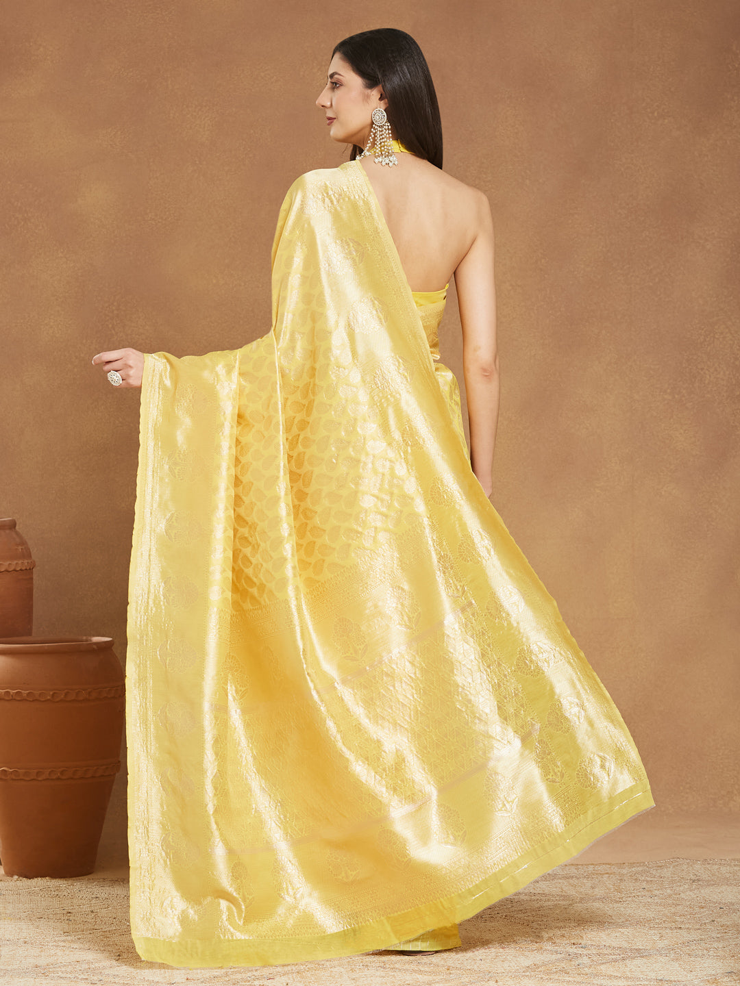 Janasya Yellow Silk Blend Leaf Motifs Jacquard Saree