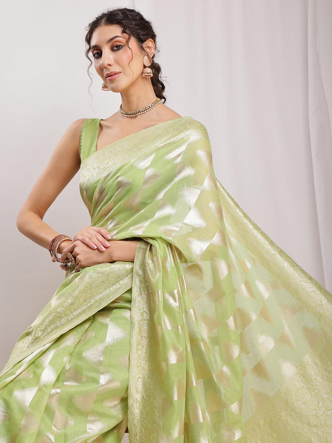 Janasya Navy Blue Silk Blend Geometric Jacquard Saree