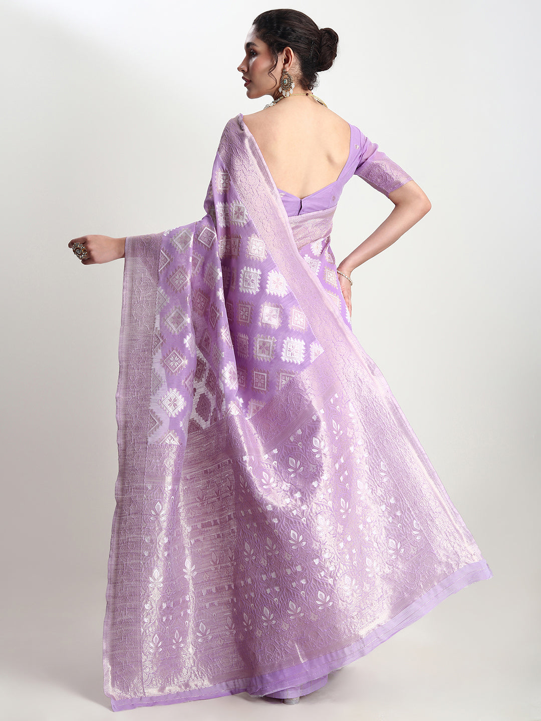 Janasya Lavender Silk Blend Geometric Jacquard Saree
