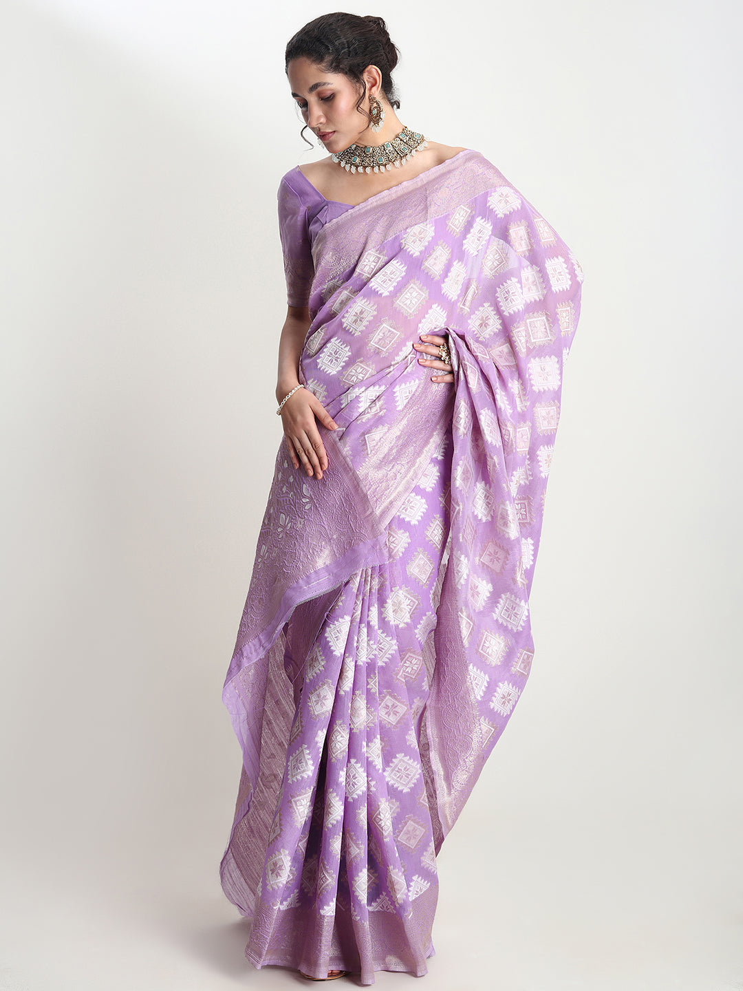 Janasya Lavender Silk Blend Geometric Jacquard Saree