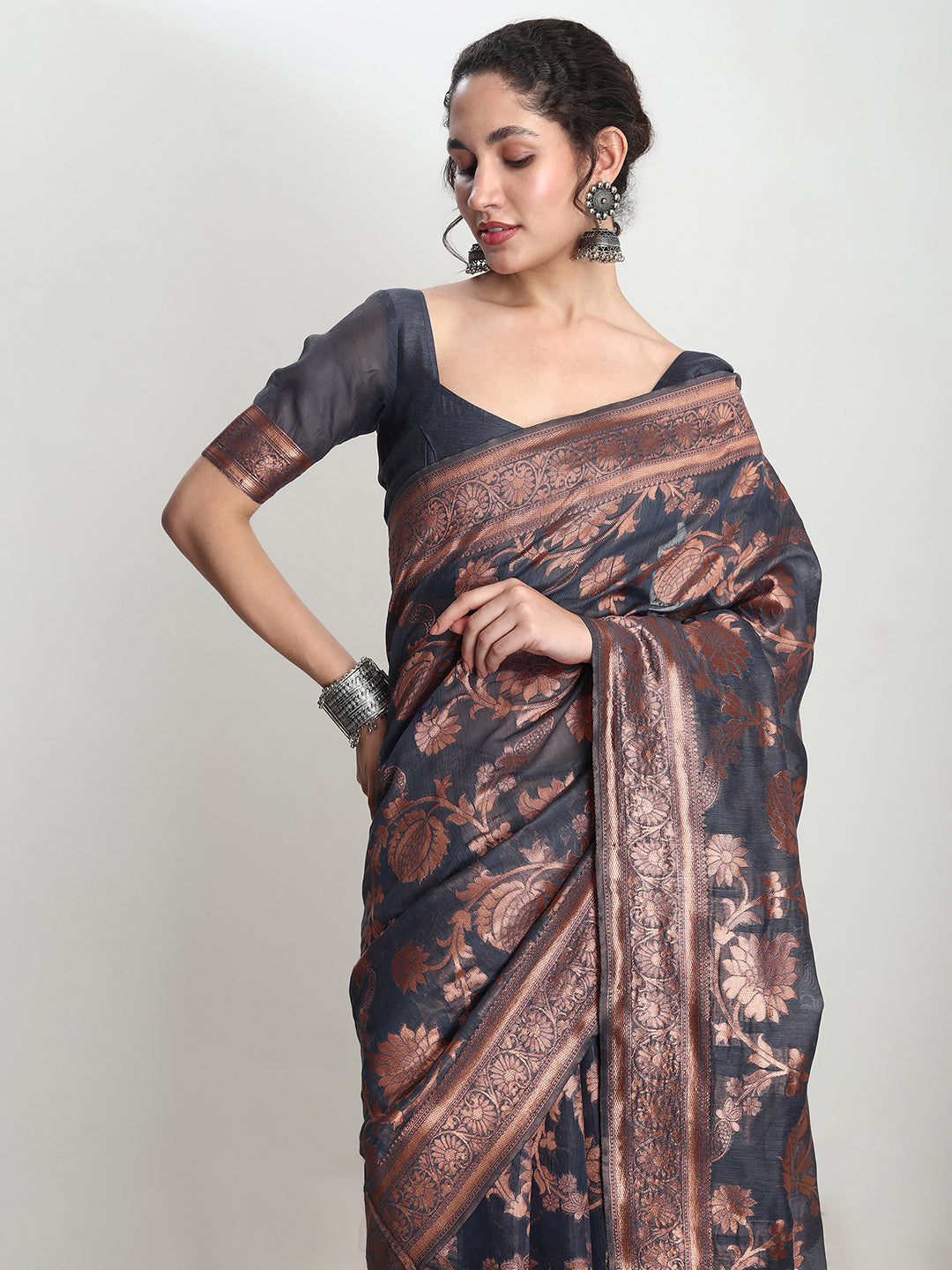 Janasya Dark Grey Silk Blend Floral Jacquard Saree