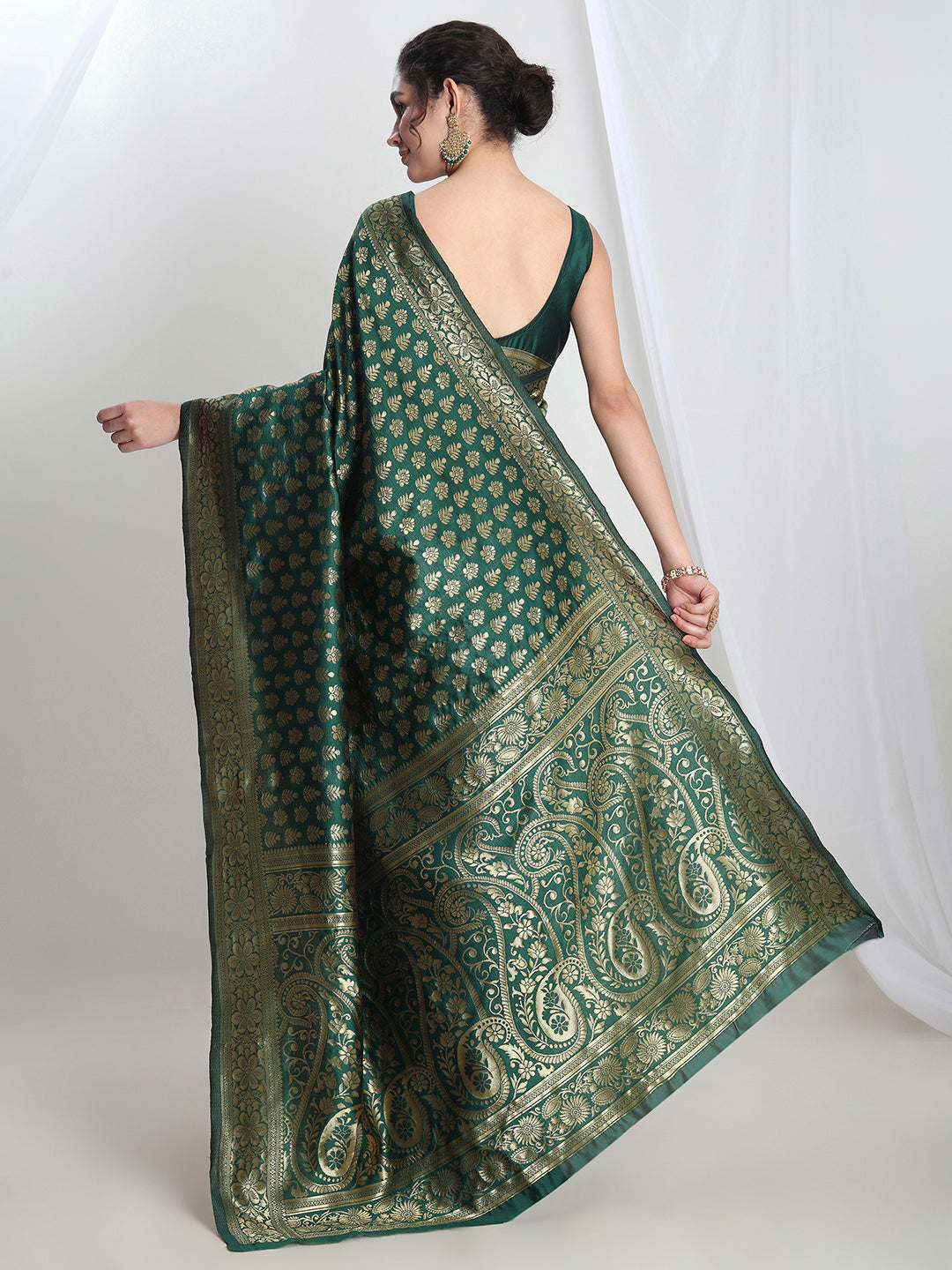 Janasya Dark Green Silk Blend Floral Jacquard Saree