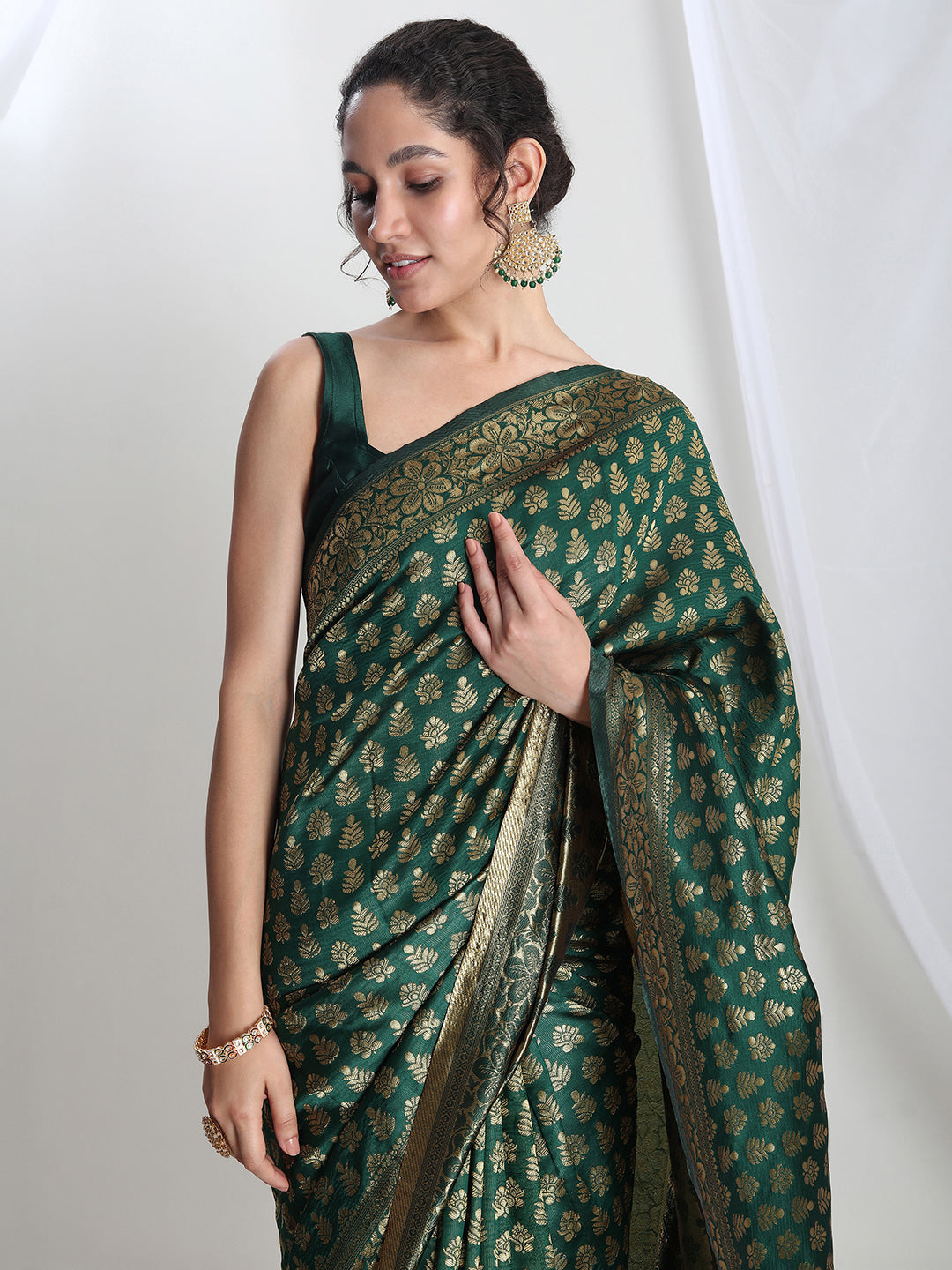 Janasya Dark Green Silk Blend Floral Jacquard Saree